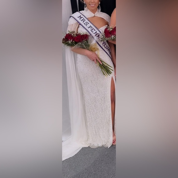 CROSS POSTED Custom Sherri Hill gown - Picture 4 of 17